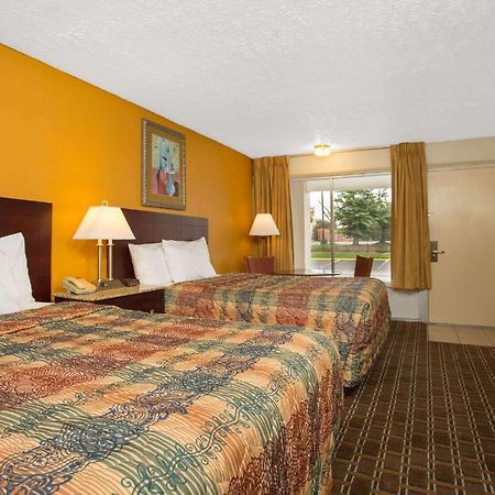 Days Inn By Wyndham Chester Exterior photo