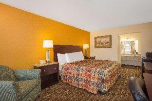 Days Inn By Wyndham Chester Room photo