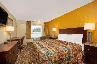 Days Inn By Wyndham Chester Room photo